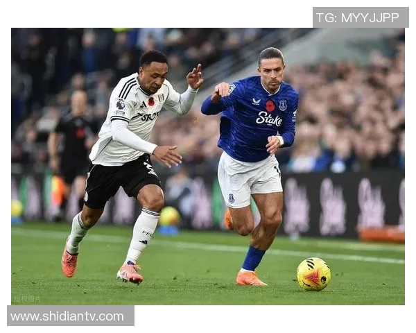 3-0,24岁范德芬头球双响,热刺迫临英超前二,62岁莫耶斯率队2连败